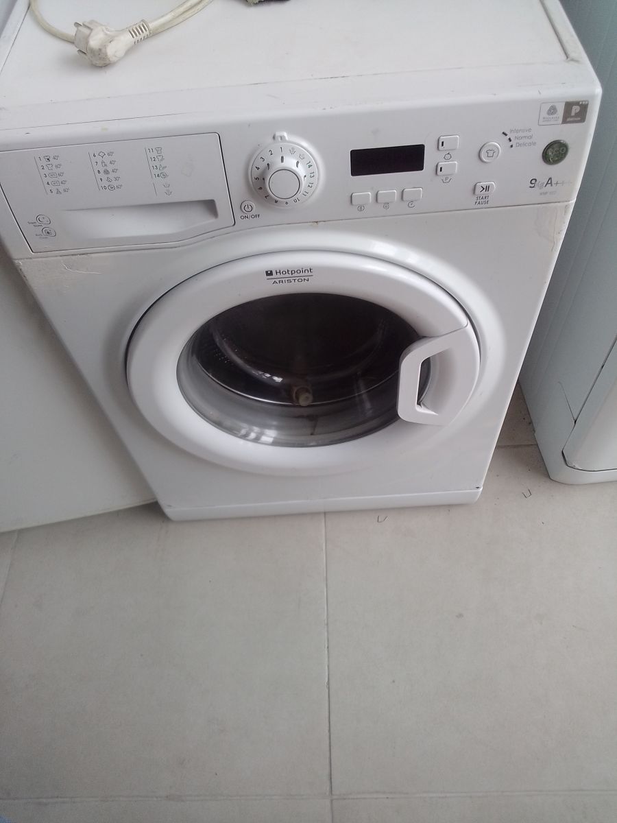 Ariston 9 kg çamaşır makinesi 